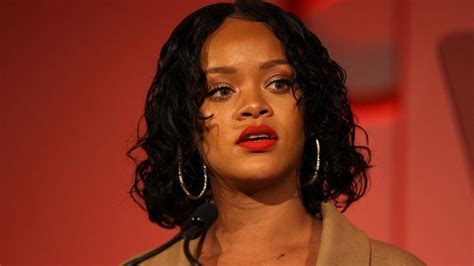 body shaming gucci|Rihanna Responds to Body.